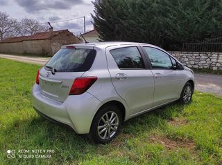 Toyota Yaris 2016-thumb-2