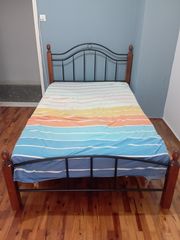Ξύλινο κρεβάτι ημίδιπλο με στρώμα 