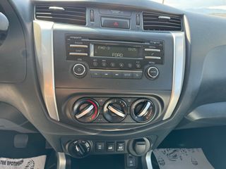 Nissan Navara 2018-thumb-9