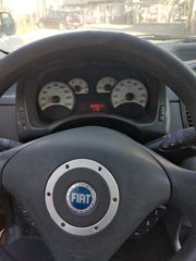 Fiat Punto 2003 1.4 16V Sporting-thumb-12