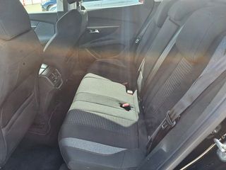 Peugeot 3008 2019-thumb-17