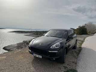 Porsche Cayenne 2016 Hybrid S-thumb-1