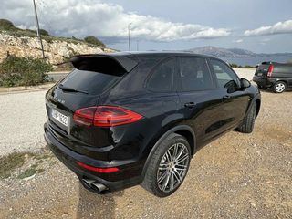 Porsche Cayenne 2016 Hybrid S-thumb-2