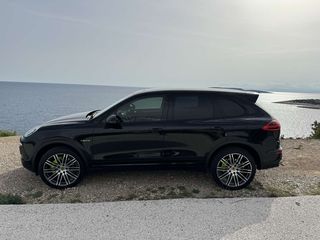 Porsche Cayenne 2016 Hybrid S-thumb-12