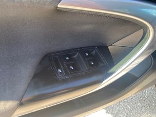 Opel Insignia 2010 1.8-thumb-14