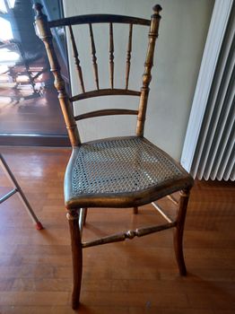 Καρέκλες δυο