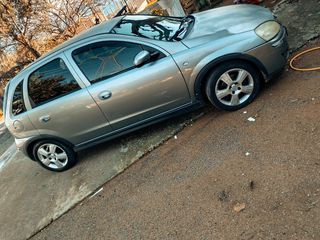 Opel Corsa '05  1.4 Twinport Sport Easytronic