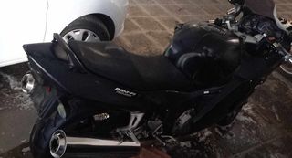 HONDA CBR1100XX-κινητηρας,ματι αβανς καπακι,μπεκ,κλειδια εγκεφαλος,καλαμια,κλιπον,μασπιε,ψυγεια,βολαν,και αλλα