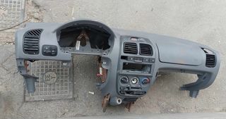 Hyundai Accent 03-05 Ταμπλό όπως είναι στη φωτογραφία εκτός τον Αερόσακο 