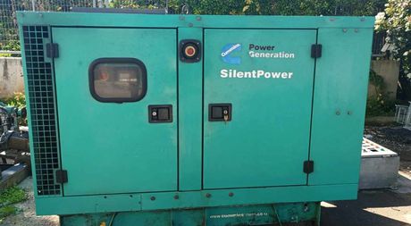 ΓΕΝΝΗΤΡΙΑ CUMMINS 40KVA ΚΛΕΙΣΤΟΥ ΤΥΠΟΥ