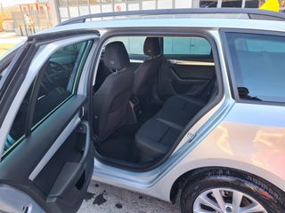 Skoda Octavia 2019-thumb-8