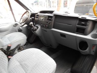Ford 2013 transit-thumb-3