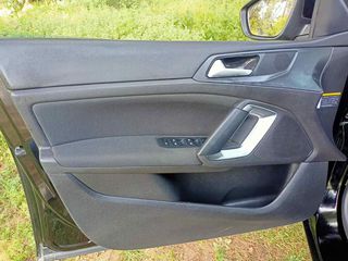 Peugeot 308 2015 1.2 e-THP GT-Line 130Hp-thumb-29