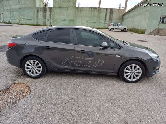 Opel Astra '14 Σενταν