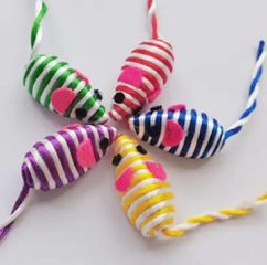 Παιχνίδι γάτας ποντικάκι κουδουνίστρα τυλιγμένο με σχοινί 6cm σε διάφορα χρώματα