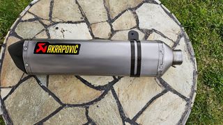 Akrapovic  Hexagon