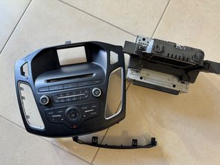 Ford Focus Sync 2015-2018-thumb-1