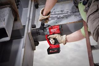 NEO!!ΜΠΟΥΛΟΥΝΟΚΛΕΙΔΟ 2 χ ΜΠΑΤΑΡΙΕΣ 18V/8Ah 1" ΡΟΠΗ 2400Nm!! MILWAUKEE M18 ONEFHIWF1-802X-thumb-18