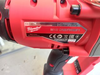 NEO!!ΜΠΟΥΛΟΥΝΟΚΛΕΙΔΟ 2 χ ΜΠΑΤΑΡΙΕΣ 18V/8Ah 1" ΡΟΠΗ 2400Nm!! MILWAUKEE M18 ONEFHIWF1-802X-thumb-7
