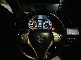 Nissan Navara 2018 Double Cab 2.3 dCi Acenta 4x4 Automatic-thumb-7