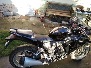 Honda CBR250R 2015 CBR250R-thumb-8