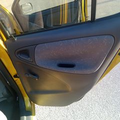 Toyota Yaris 2000-thumb-6