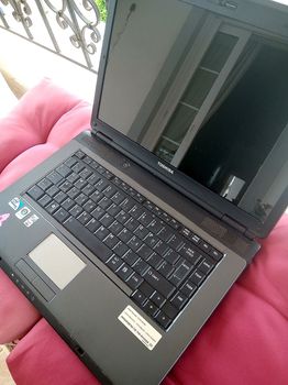 TOSHIBA Satellite L-300  Διπύρινο για ανταλλακτικά