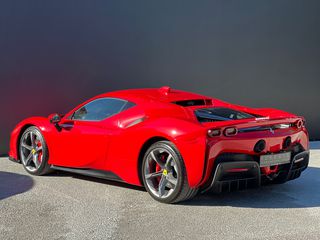 Ferrari SF90 2023 STRADALE-thumb-11