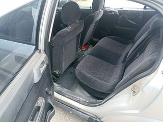 Opel Astra 2000-thumb-9