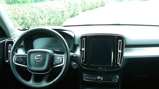 Volvo XC40 2019 D4 Momentum AWD-thumb-9