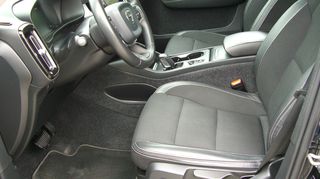 Volvo XC40 2019 D4 Momentum AWD-thumb-13