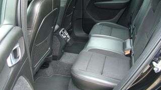 Volvo XC40 2019 D4 Momentum AWD-thumb-19