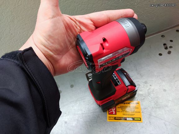 ΚΟΡΥΦΑΙΟ!!Σετ Milwaukee 18V Κρουστικό Δραπανοκατσάβιδο + παλμικός βιδολογος 4 ταχυτήτων 1/4''με 2 μπαταρίες 18VX5Ah-thumb-4