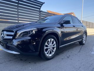 Mercedes-Benz GLA 200 '15