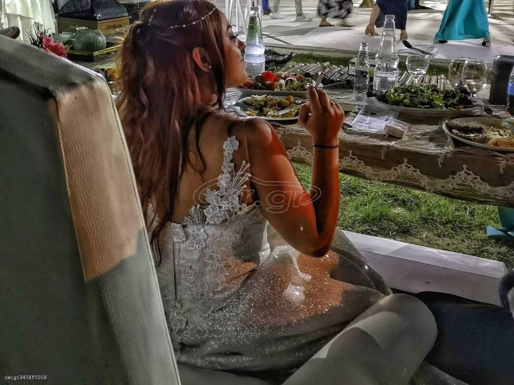 ΠΩΛΕΙΤΑΙ ΝΥΦΙΚΟ