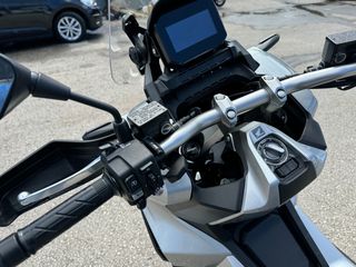 Honda ADV 350 2022 1 XEΡΙ ΑΠΟ ΗΛΙΚΙΩΜΕΝΟ ΜΕ ΓΝΗΣΙΑ ΒΑΛΙΤΣΑ-thumb-4
