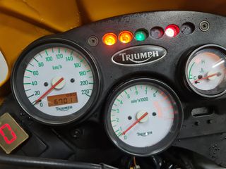 Triumph Tiger 900 (885) '01 injection 