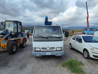 Γερανός-Φορτηγά Με Γερανό Nissan 2004-thumb-2