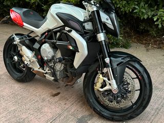 Mv Agusta Brutale 800 2014-thumb-3