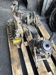 KOMATSU WB93R-2-thumb-3