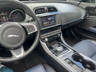 Jaguar XE 2015 20d R-Sport-thumb-74