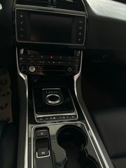 Jaguar XE 2015 20d R-Sport-thumb-49