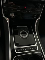 Jaguar XE 2015 20d R-Sport-thumb-51