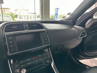 Jaguar XE 2015 20d R-Sport-thumb-56