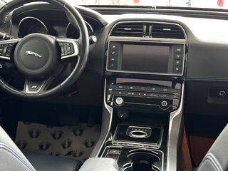 Jaguar XE 2015 20d R-Sport-thumb-60