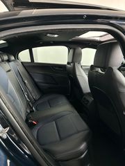Jaguar XE 2015 20d R-Sport-thumb-36