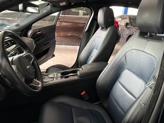 Jaguar XE 2015 20d R-Sport-thumb-39