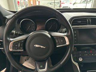 Jaguar XE 2015 20d R-Sport-thumb-45