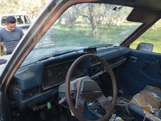 Nissan PickUp 1990-thumb-1