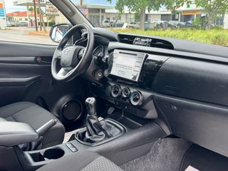 Toyota Hilux 2017-thumb-64